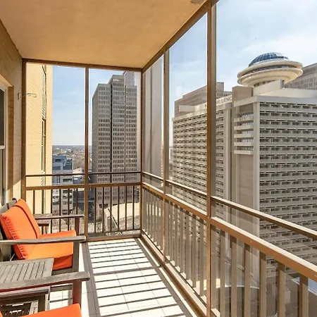 High Rise Downtown Condo With Skyline View-2